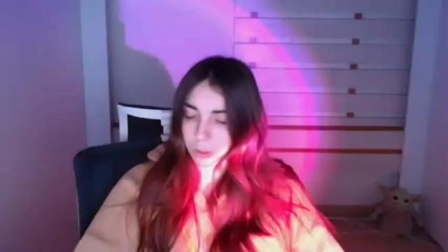 Image 2 of emilie_shy Stream on Chaturbate on 17 months ago