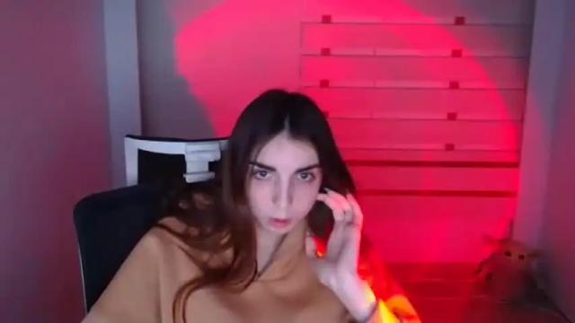 Image 6 of emilie_shy Stream on Chaturbate on 17 months ago
