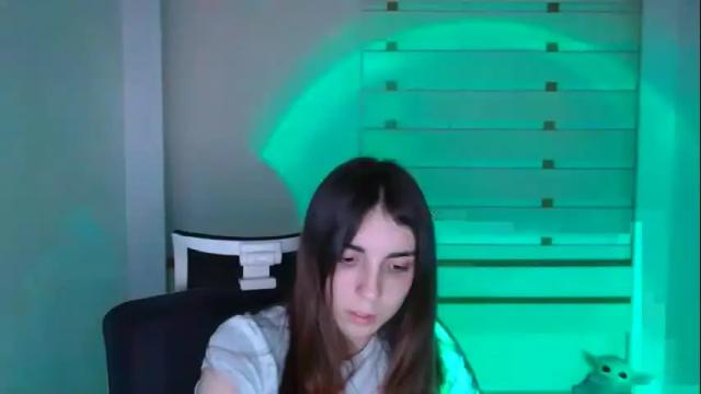 Image 10 of emilie_shy Stream on Chaturbate on 17 months ago