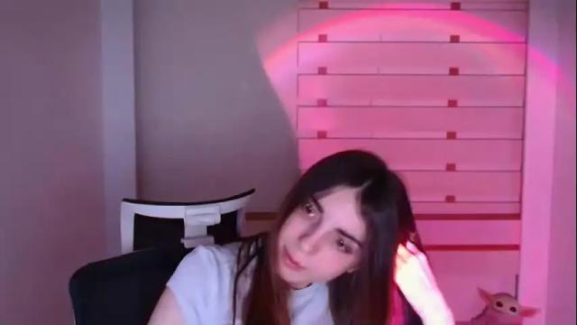 Image 8 of emilie_shy Stream on Chaturbate on 17 months ago