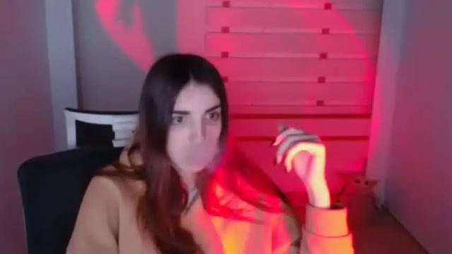Image 3 of emilie_shy Stream on Chaturbate on 17 months ago