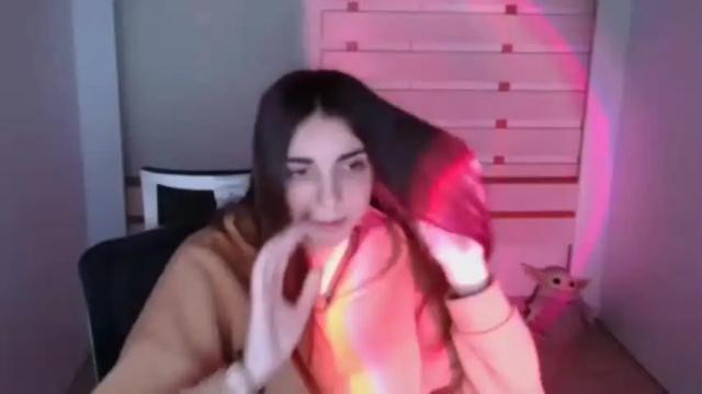 Image 7 of emilie_shy Stream on Chaturbate on 17 months ago