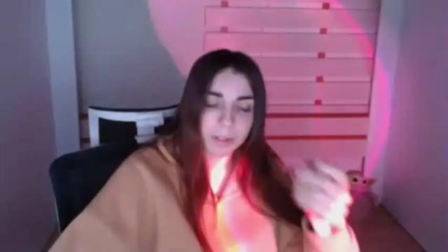Image 8 of emilie_shy Stream on Chaturbate on 17 months ago