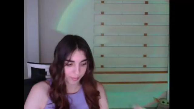 Image 12 of emilie_shy Stream on Chaturbate on 17 months ago