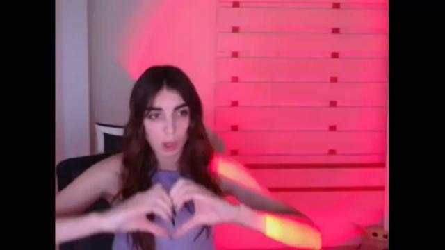 Image 7 of emilie_shy Stream on Chaturbate on 17 months ago