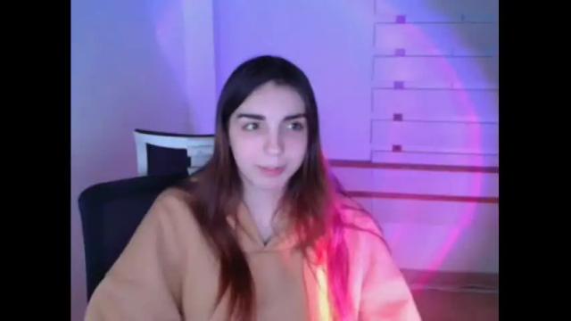 Image 10 of emilie_shy Stream on Chaturbate on 17 months ago