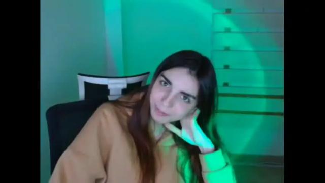 Image 11 of emilie_shy Stream on Chaturbate on 17 months ago