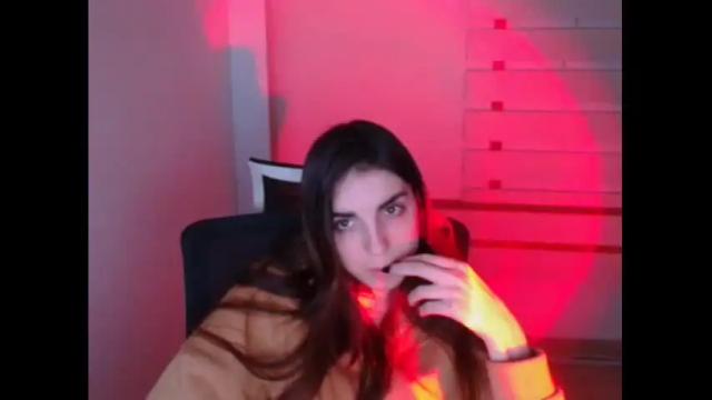 Image 6 of emilie_shy Stream on Chaturbate on 17 months ago