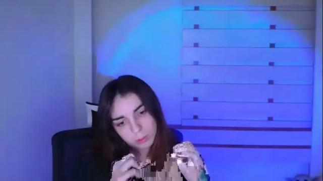 Image 10 of emilie_shy Stream on Chaturbate on 16 months ago