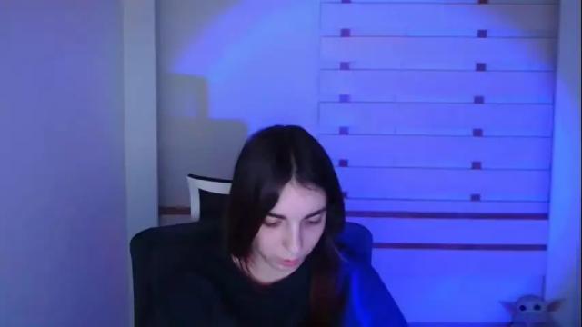 Image 2 of emilie_shy Stream on Chaturbate on 16 months ago