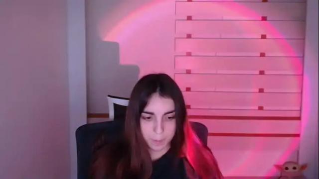 Image 4 of emilie_shy Stream on Chaturbate on 16 months ago