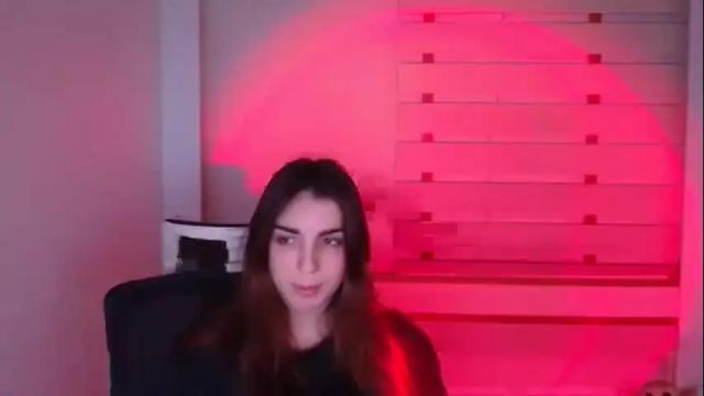 Image 7 of emilie_shy Stream on Chaturbate on 16 months ago