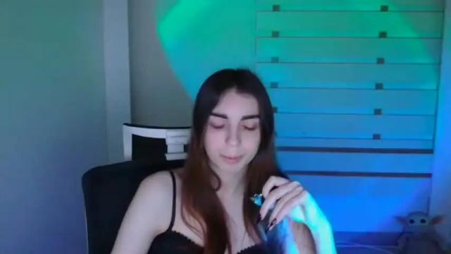 Image 3 of emilie_shy Stream on Chaturbate on 16 months ago