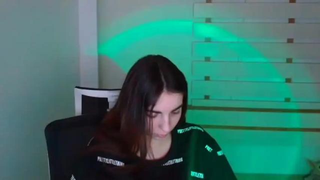 Image 7 of emilie_shy Stream on Chaturbate on 16 months ago