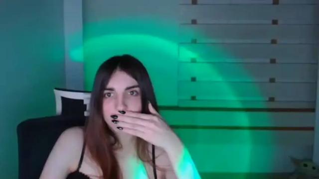 Image 12 of emilie_shy Stream on Chaturbate on 16 months ago
