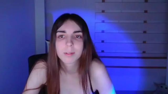 Image 4 of emilie_shy Stream on Chaturbate on 16 months ago