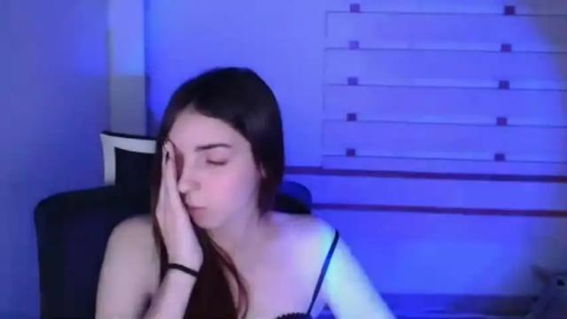 Image 6 of emilie_shy Stream on Chaturbate on 16 months ago