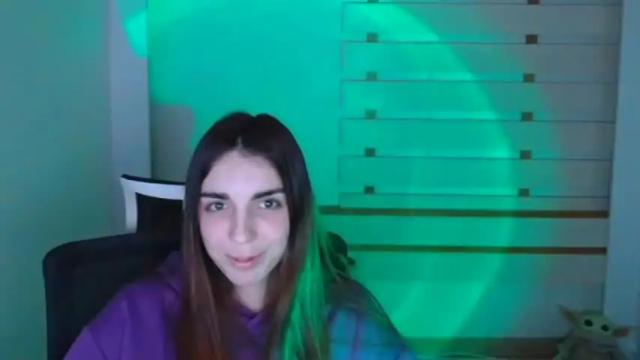 Image 11 of emilie_shy Stream on Chaturbate on 16 months ago