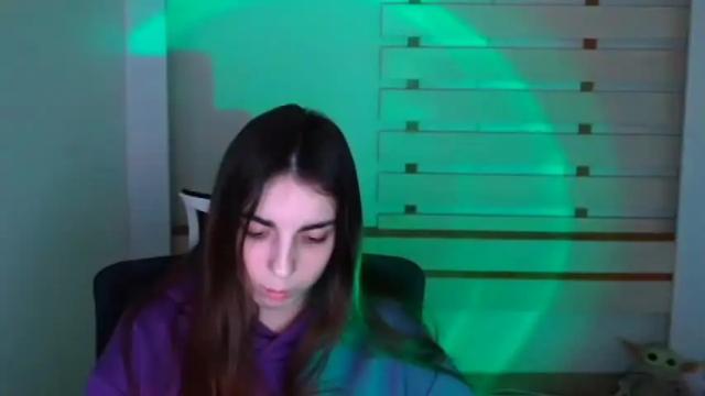 Image 2 of emilie_shy Stream on Chaturbate on 16 months ago