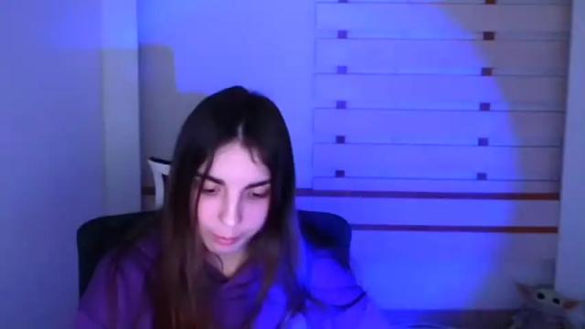 Image 3 of emilie_shy Stream on Chaturbate on 16 months ago