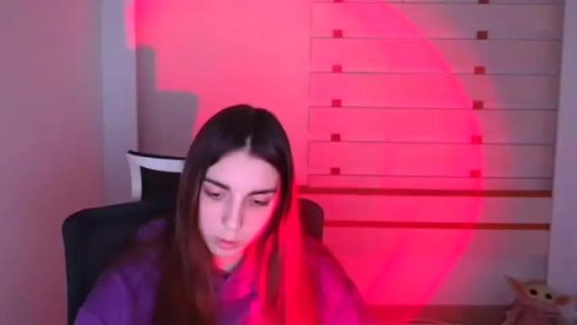 Image 8 of emilie_shy Stream on Chaturbate on 16 months ago