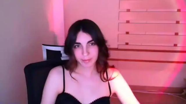 Image 4 of emilie_shy Stream on Chaturbate on 16 months ago