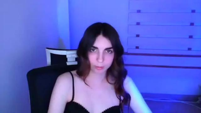 Image 7 of emilie_shy Stream on Chaturbate on 16 months ago
