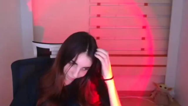 Image 10 of emilie_shy Stream on Chaturbate on 16 months ago