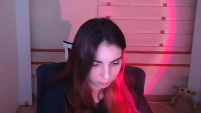 Image 10 of emilie_shy Stream on Chaturbate on 16 months ago
