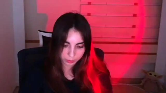 Image 6 of emilie_shy Stream on Chaturbate on 16 months ago