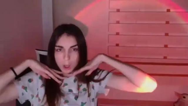 Image 11 of emilie_shy Stream on Chaturbate on 16 months ago