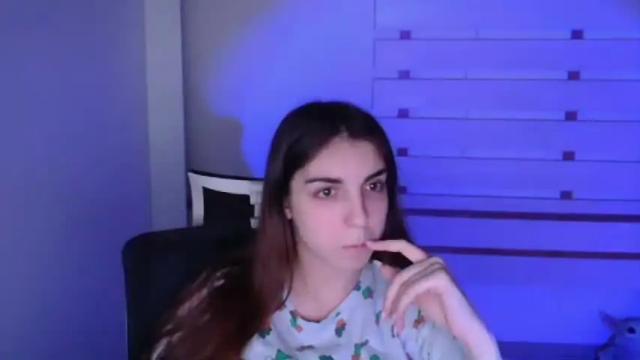 Image 2 of emilie_shy Stream on Chaturbate on 16 months ago