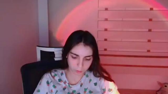 Image 8 of emilie_shy Stream on Chaturbate on 16 months ago