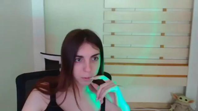 Image 3 of emilie_shy Stream on Chaturbate on 16 months ago