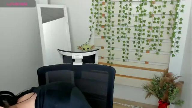 Image 7 of emilie_shy Stream on Chaturbate on 1 month ago
