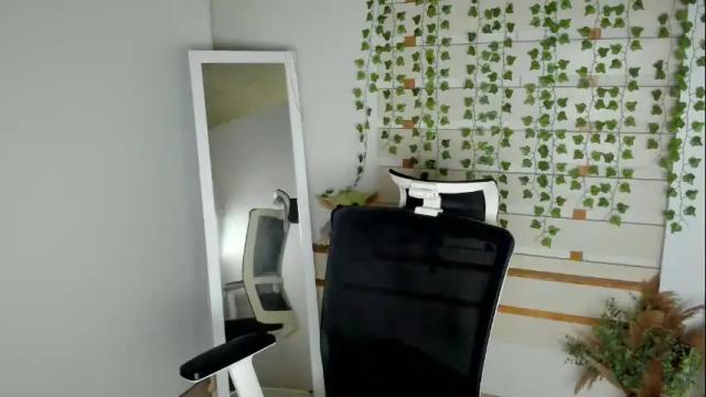 Image 12 of emilie_shy Stream on Chaturbate on 1 month ago
