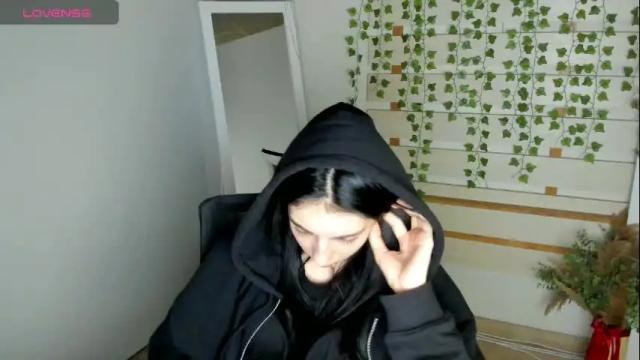Image 3 of emilie_shy Stream on Chaturbate on 1 month ago