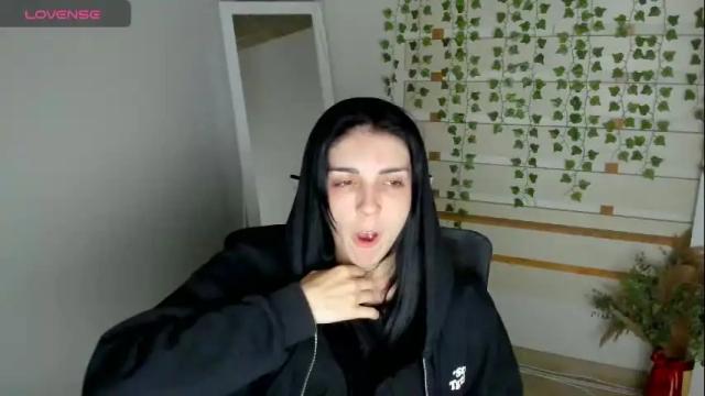 Image 7 of emilie_shy Stream on Chaturbate on 1 month ago