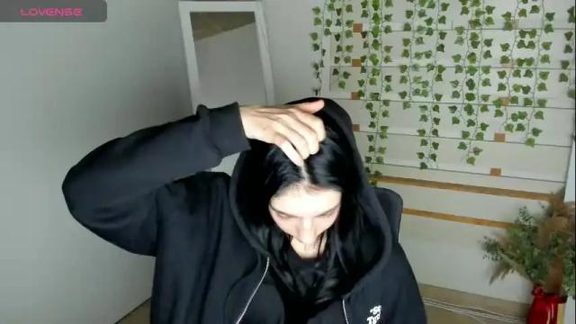 Image 8 of emilie_shy Stream on Chaturbate on 1 month ago