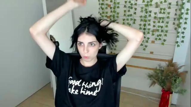 Image 2 of emilie_shy Stream on Chaturbate on 9 days ago