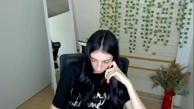 Image 4 of emilie_shy Stream on Chaturbate on 9 days ago
