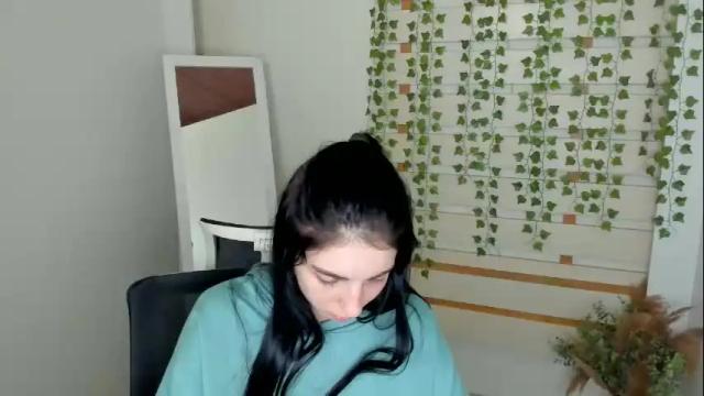 Image 10 of emilie_shy Stream on Chaturbate on 7 days ago