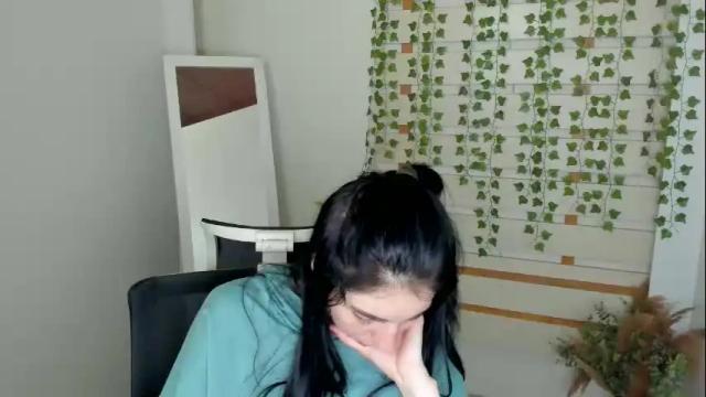 Image 11 of emilie_shy Stream on Chaturbate on 7 days ago