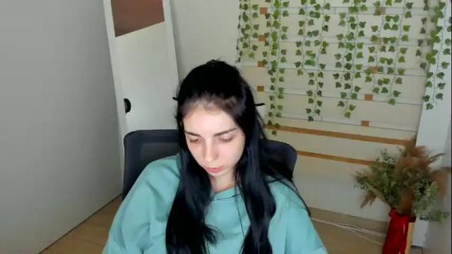Image 2 of emilie_shy Stream on Chaturbate on 7 days ago