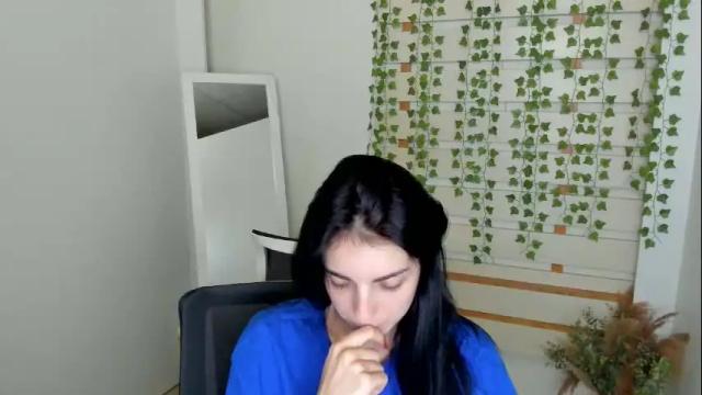 Image 12 of emilie_shy Stream on Chaturbate on 1 day ago