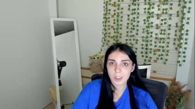 Image 2 of emilie_shy Stream on Chaturbate on 1 day ago