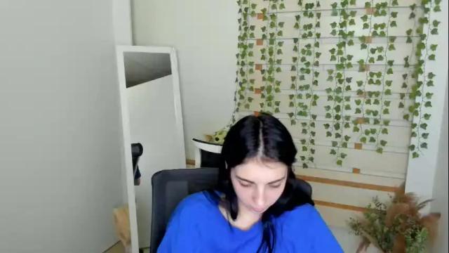 Image 6 of emilie_shy Stream on Chaturbate on 1 day ago