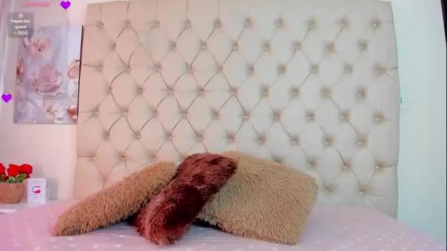 Image 3 of emilieandblake Stream on Chaturbate on 2 months ago