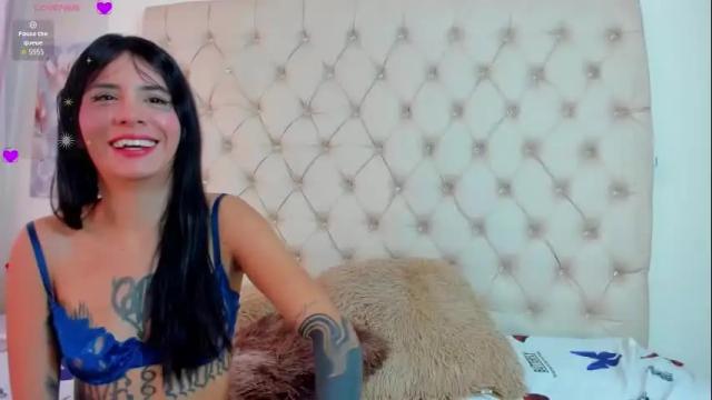 Image 11 of emilieandblake Stream on Chaturbate on 2 months ago