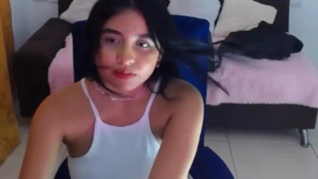Image 2 of emiliross Stream on Chaturbate on 20 months ago